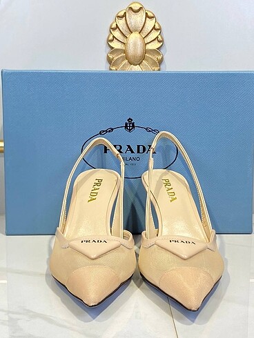 37 Beden Prada