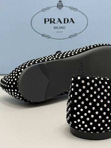 37 Beden siyah Renk Prada