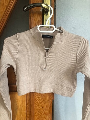 Trendyol & Milla Crop bluz