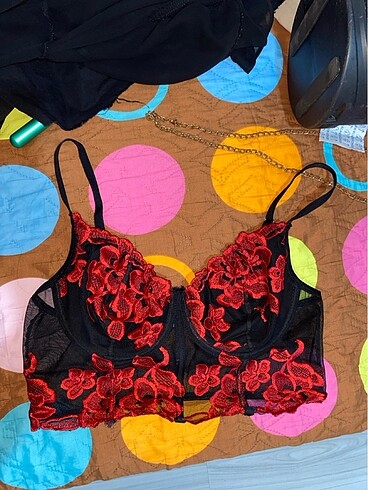 kırmızı dantelli bralet