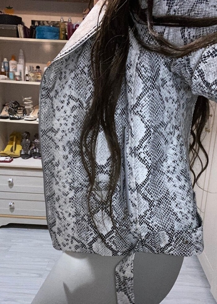 yılan desenli deri ceket - Görsel 2