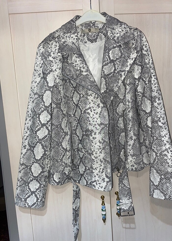 yılan desenli deri ceket - Görsel 5