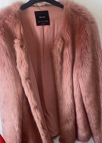 Pembe Kürk BERSHKA