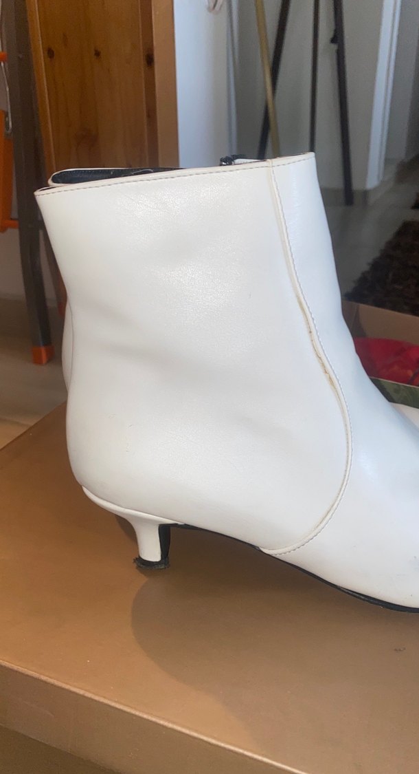 Beyaz Deri Stiletto Topuklu Kadın Bot - Görsel 2