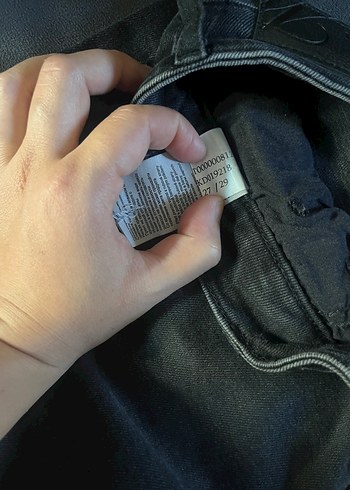 Kemer Detaylı Siyah Kadın Jean - Görsel 3