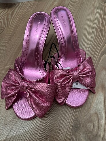 BERSHKA metalik pembe topuklu terlik
