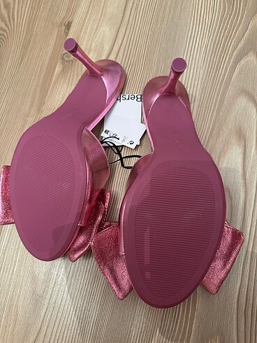39 Beden pembe Renk BERSHKA metalik pembe topuklu terlik