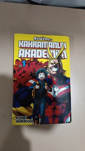 Kahramanlık Akademim 1.cilt Çizgi roman