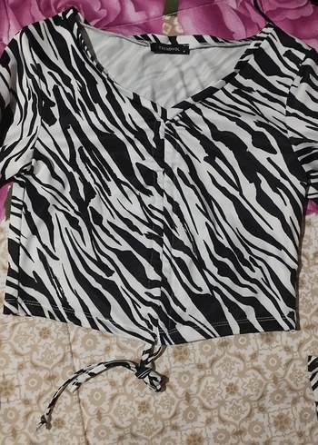 Zebra Desenli V Yaka Uzun Kollu Bluz