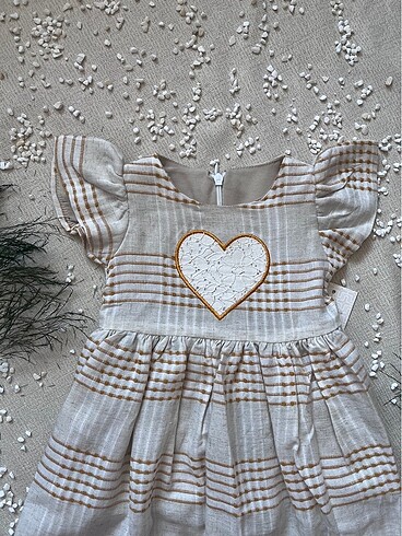 Kalpli kız bebek elbisesi
