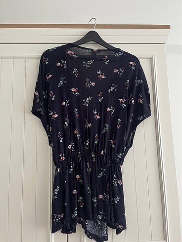 s Beden lacivert Renk H&m S beden, çiçek desenli koyu lacivert kimono bluz