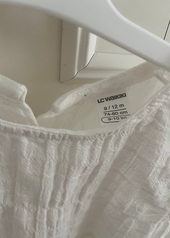 Lcw 9-12 ay kız bebek beyaz gömlek, arkası düğmeli - Görsel 2