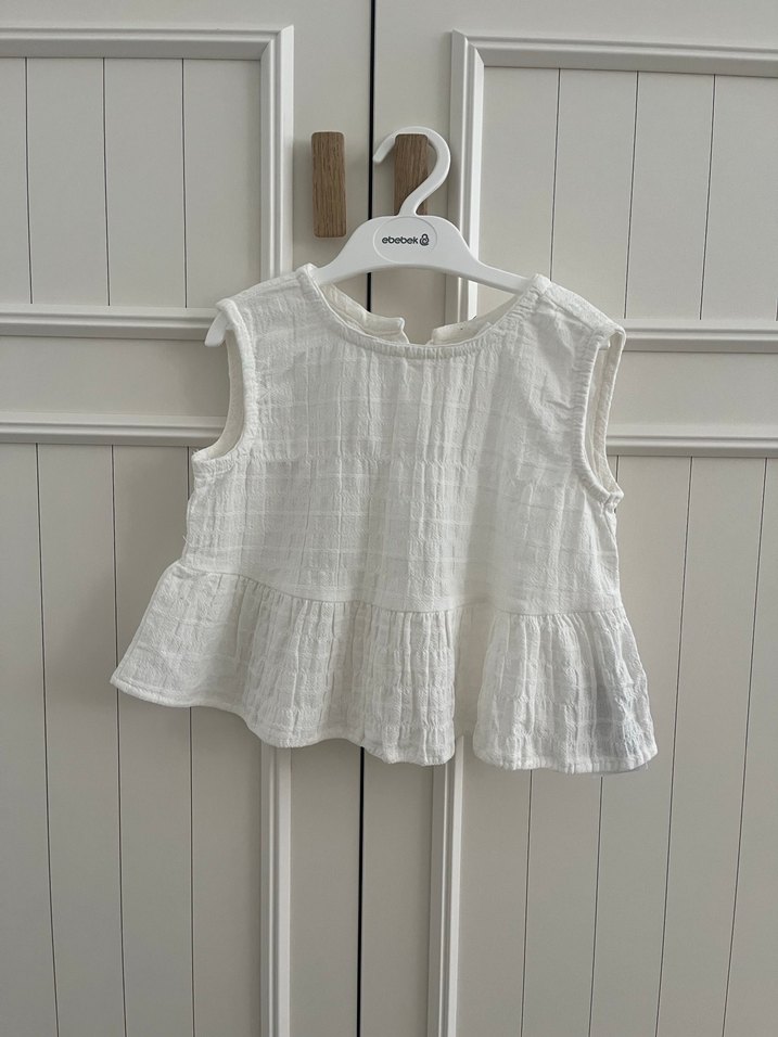 Lcw 9-12 ay kız bebek beyaz gömlek, arkası düğmeli - Görsel 3