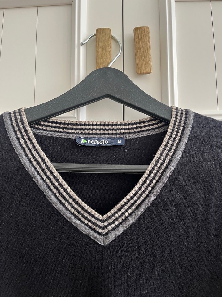 Defacto M beden V yaka siyah triko kazak - Görsel 3