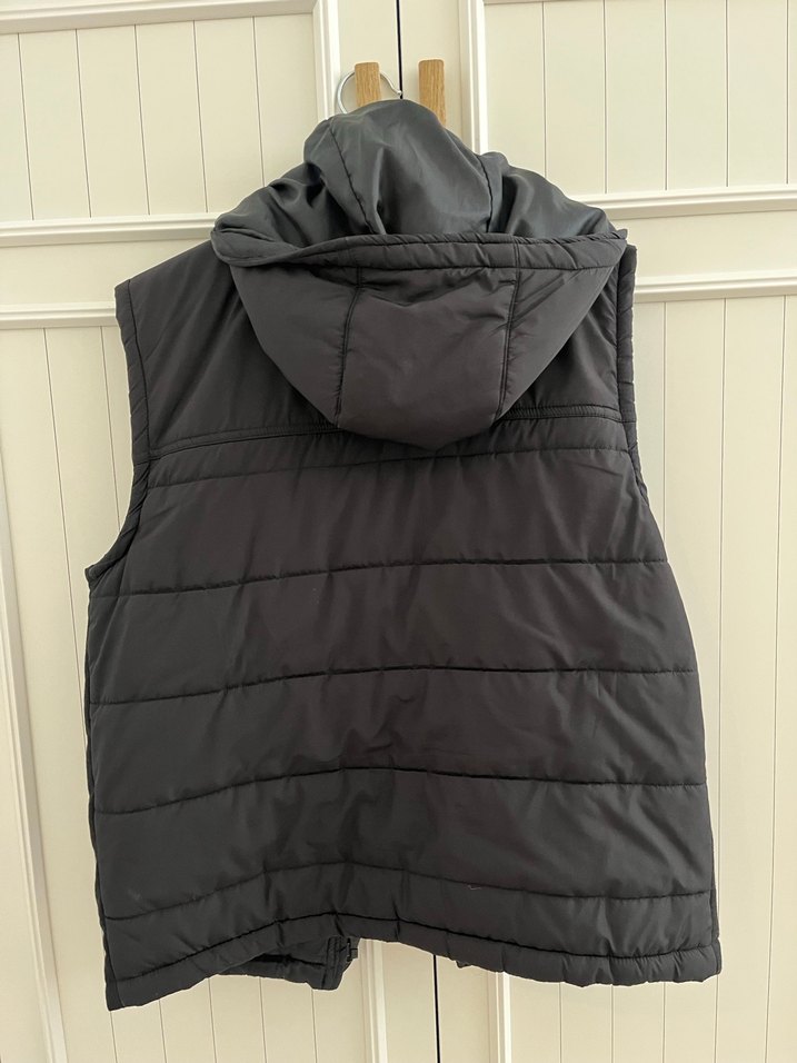Koton M beden kapüşonlu siyah yelek - Görsel 4
