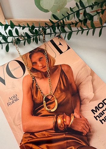 Uzun Zincir Detaylı Altın Kadın Kolye - Görsel 2