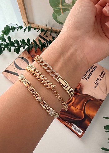 Zincir Detaylı Minimalist Altın Bileklik - Görsel 4