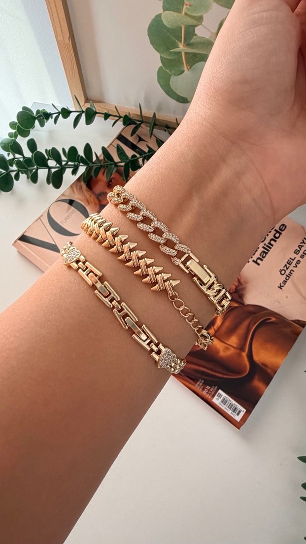 Zincir Detaylı Minimalist Altın Bileklik - Görsel 2