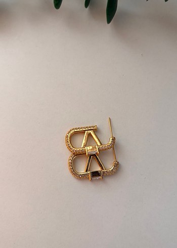 Altın Renkli Mini Yılan Desenli Küpeler - Görsel 2