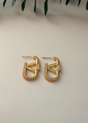 Altın Renkli Mini Yılan Desenli Küpeler - Görsel 4