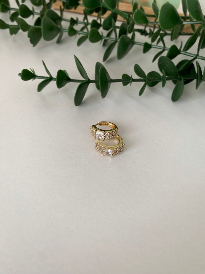 Altın Renkli Mini Boncuklu Küpe - Görsel 2