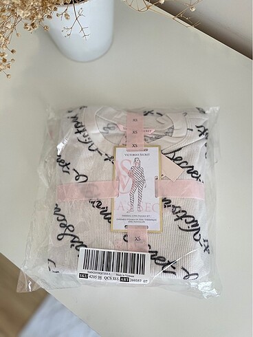 xs Beden beyaz Renk Victoria?s Secret Pijama Takımı