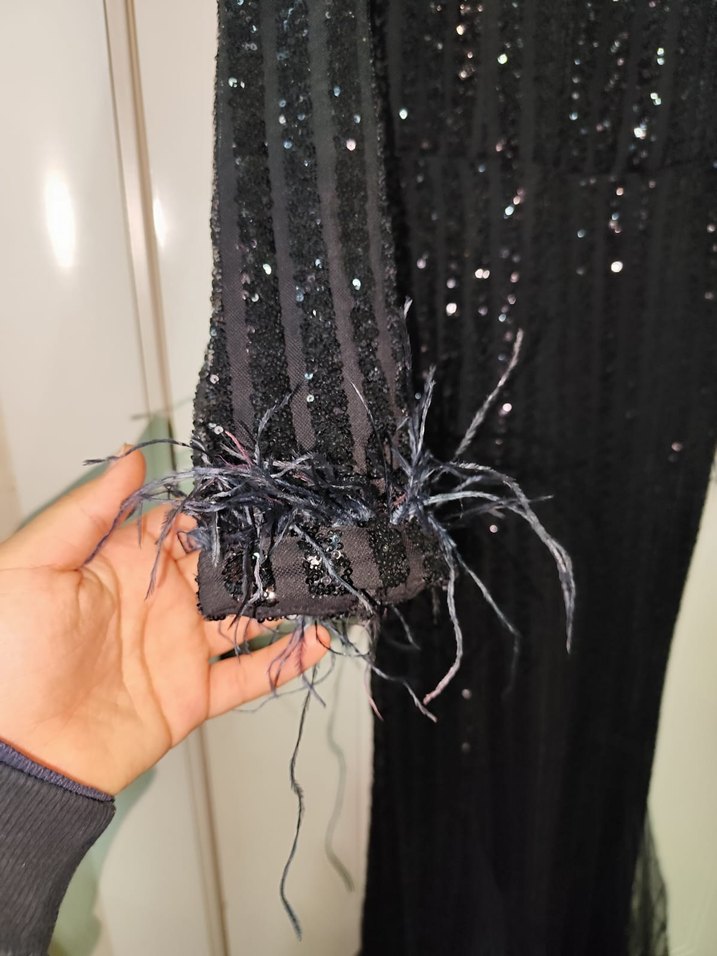 Uzun Kollu Siyah V Yaka püskülü - Görsel 2