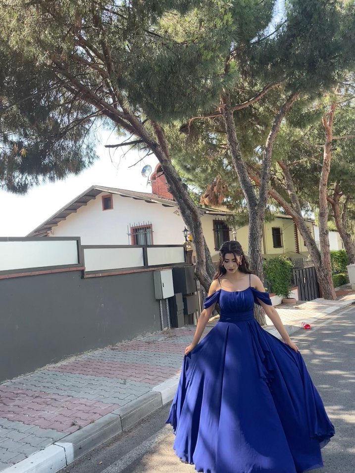 Mavi Uzun Drapeli Kayık Yaka Abiye Elbise - Görsel 4