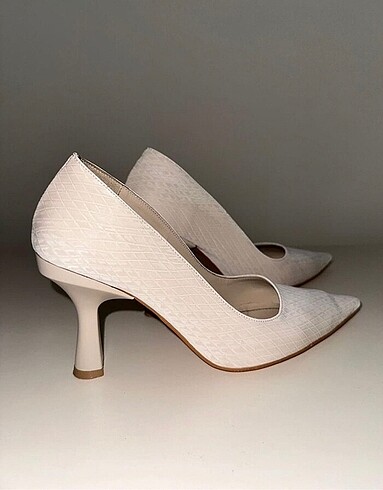 37 Beden Stiletto