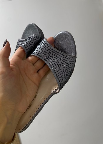 Zara Gri Desenli Kadın Dolgu Topuk Terlik