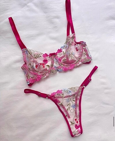 Çiçek desenli fuşya takım - Görsel 2