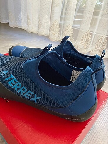 44 Beden Adidas Ayakkabı yeni sayılır