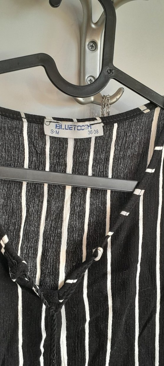 DantelPüsküllü Siyah Beyaz Çizgili Kolsuz Bluz - Görsel 2