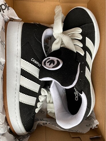 Campus 00s Black/White