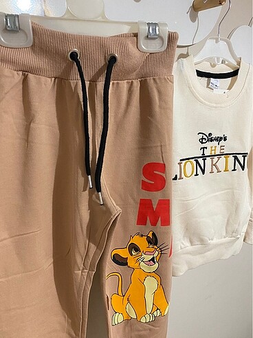 5 Yaş Beden beyaz Renk YENİ SEZON ZARA DISNEY TAKIM