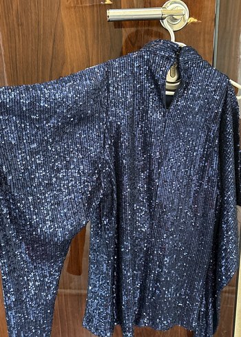 Uzun Kollu pullu omuz detaylı şık bluz - Görsel 3