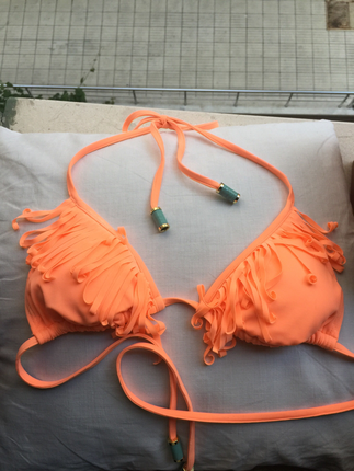 Hm bikini üstü