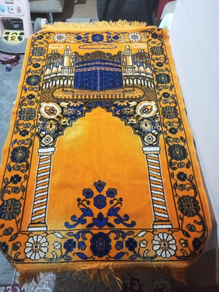 Renkli Desenli Sarı Geleneksel Halı - Görsel 2