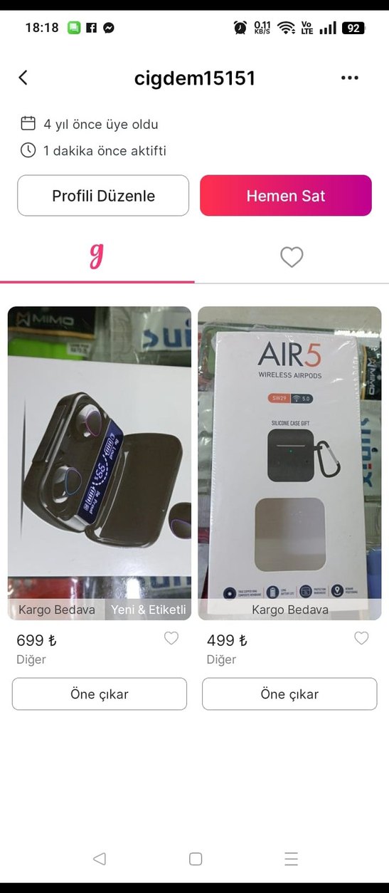 Beyaz Kablosuz Kulaklık ve Şarj Kutusu - Görsel 3