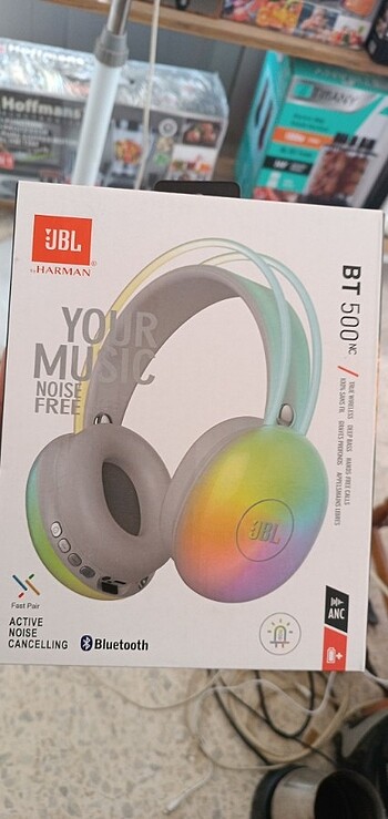 JBL ışıklı kulak üstü kulaklık 
