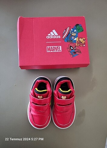 Erkek cocuk adidas spor ayakkabi