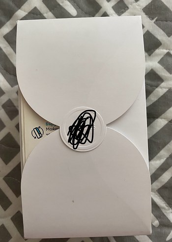 Beyaz Kapaklı iqos siyah