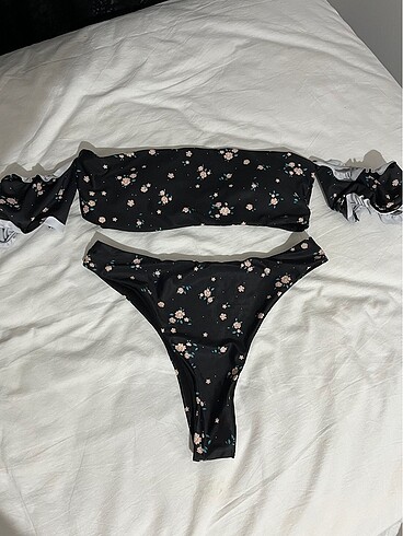 Çiçek desenli Bikini Takım