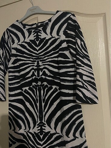 36 Beden H&M fakir kol zebra desen elbise