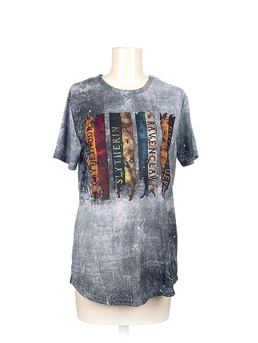 PreLoved T-shirt %70 İndirimli.