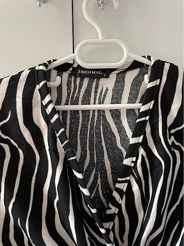 Original Penguin zebra desenli bluz