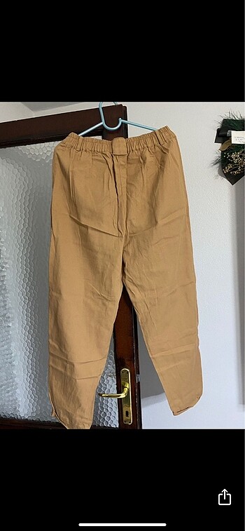 l Beden PAÇASI PİLELİ CAMEL PANTOLON