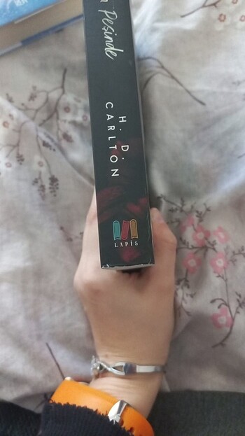 Beden Adeline 'ın Peşinde H.D.Carlton Ciltsiz