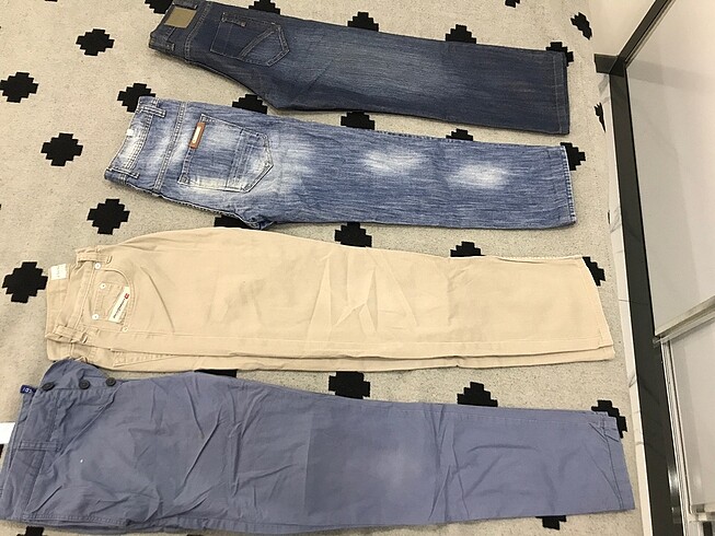İyi durumda erkek pantolanları
