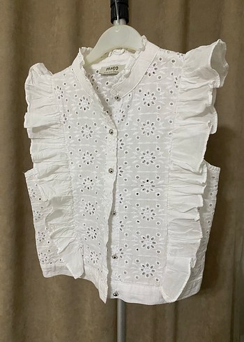 Düğmeli Beyaz Nakışlı Kısa Kollu Kadın Gömlek - Görsel 2